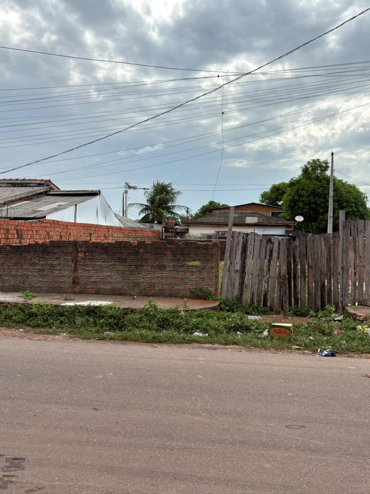 TERRENO DE ESQUINA 12X25 M NO CONGÓS — foto 1